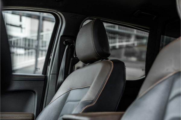 Volkswagen Amarok 3.0 TDI 4Motion Pan Americana | 360 camera | H&K | ACC | Lederen bekleding | Elek rolkoffer | CarPlay | Navigatie | LED | Blind spot | 3500 kg trekgewicht | Dealer onderhouden
