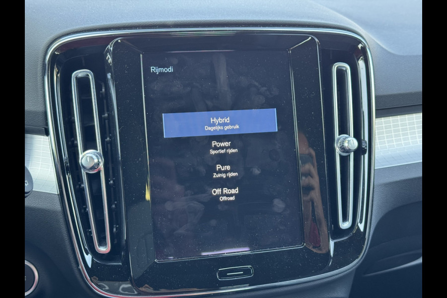 Volvo XC40 1.5 T4 Plug-in hybrid Plus Bright | Memory, Cruise, Carplay/Android, Stoel+Stuurverw., NAP |Dealerondehouden|1e Eig.|