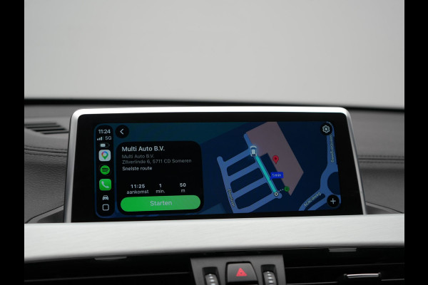 BMW X1 sDrive20i M Sport 192pk Misano Blauw Metallic | Trekhaak Afn. | Sportstoelen Verwarmd | Navi Pro | Sfeerverlichting | Apple Carplay | Camera | LED Koplampen | 18"L.M | M Sportstuur | Cruise Control |