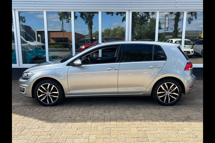 Volkswagen e-Golf | Apple Carplay | Leder | Stoelverwarming | Parkeersensoren | Adaptieve Cruise