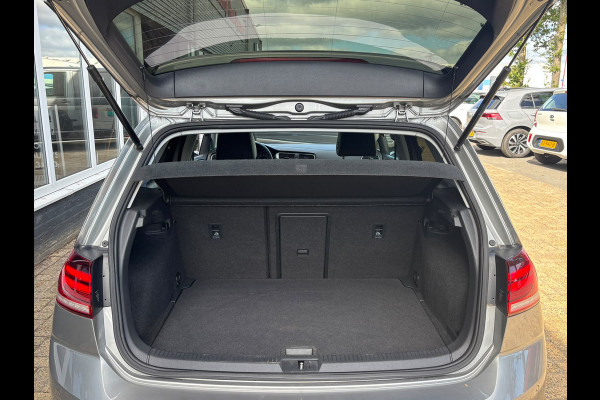 Volkswagen e-Golf | Apple Carplay | Leder | Stoelverwarming | Parkeersensoren | Adaptieve Cruise