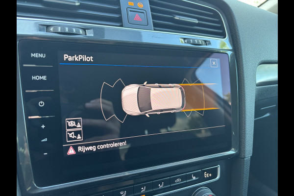 Volkswagen e-Golf | Apple Carplay | Leder | Stoelverwarming | Parkeersensoren | Adaptieve Cruise