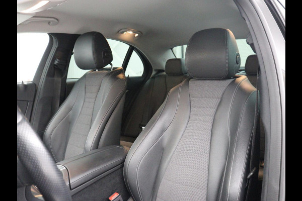 Mercedes-Benz E-Klasse 350 e Premium | Half leder | Stoel verwarming | Cruise control | Sfeerverlichting | Carplay | Navigatie | Camera | Park assist | Climate control
