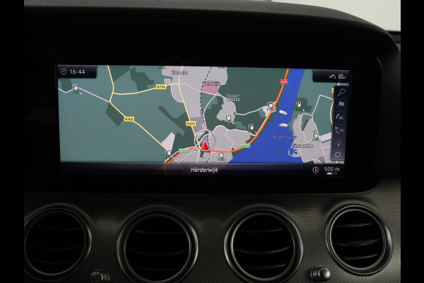 Mercedes-Benz E-Klasse 350 e Premium | Half leder | Stoel verwarming | Cruise control | Sfeerverlichting | Carplay | Navigatie | Camera | Park assist | Climate control