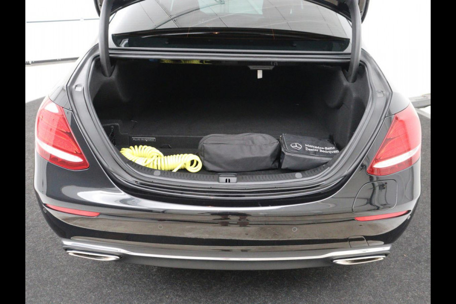 Mercedes-Benz E-Klasse 350 e Premium | Half leder | Stoel verwarming | Cruise control | Sfeerverlichting | Carplay | Navigatie | Camera | Park assist | Climate control