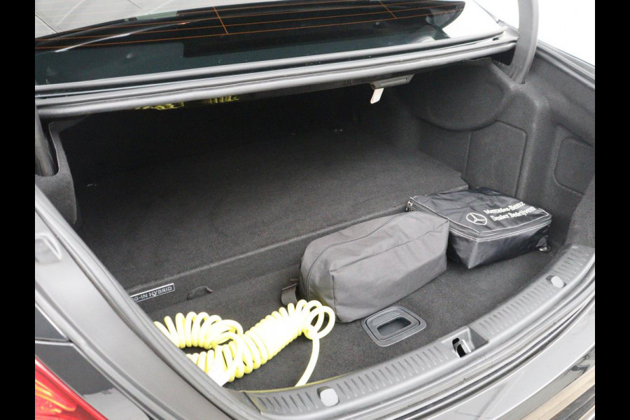 Mercedes-Benz E-Klasse 350 e Premium | Half leder | Stoel verwarming | Cruise control | Sfeerverlichting | Carplay | Navigatie | Camera | Park assist | Climate control