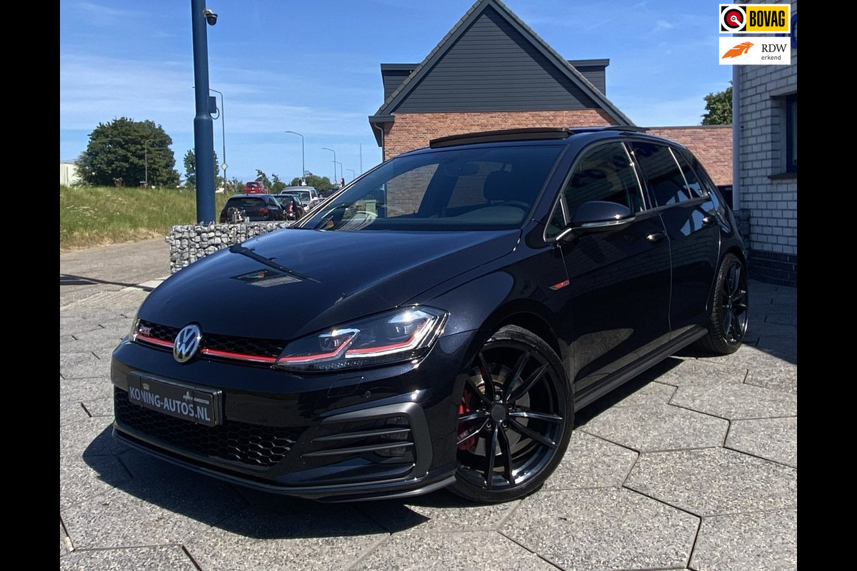 Volkswagen Golf 2.0 TSI GTI Performance/ Pano/ Dynaudio/ Keyless/ Virtual CP/ Dynamic lights