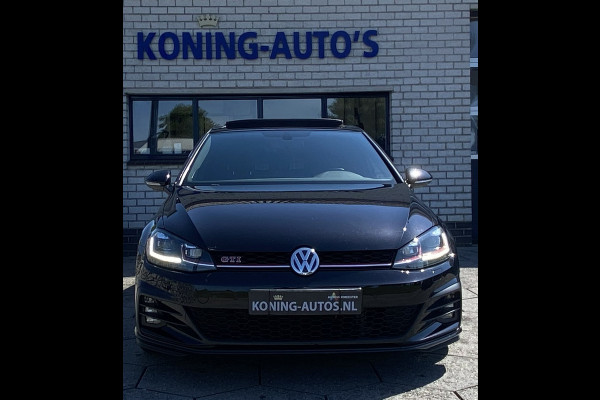 Volkswagen Golf 2.0 TSI GTI Perf./ Pano/ Virtual CP/ Dynamic lights/ Dynaudio/ Keyless/
