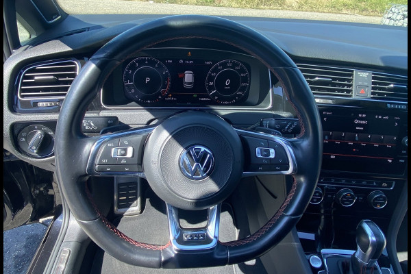 Volkswagen Golf 2.0 TSI GTI Perf./ Pano/ Virtual CP/ Dynamic lights/ Dynaudio/ Keyless/