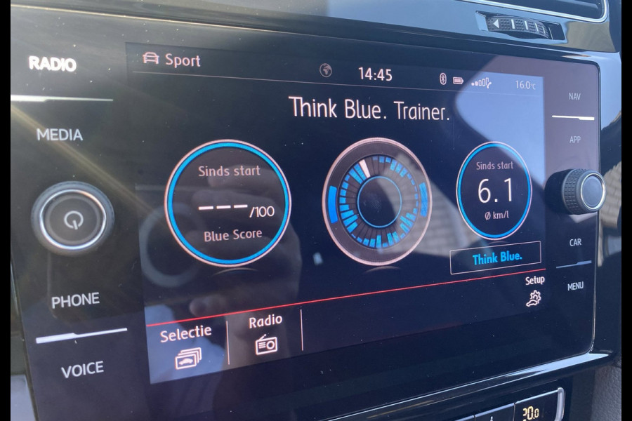 Volkswagen Golf 2.0 TSI GTI Perf./ Pano/ Virtual CP/ Dynamic lights/ Dynaudio/ Keyless/