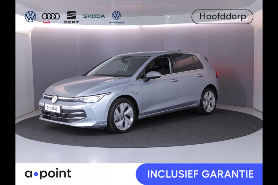 Volkswagen Golf 1.5 eHybrid Style Edition 204 pk Automaat (DSG) | Navigatie via App | Parkeersensoren (Park assist) | Achteruitrijcamera | Adaptieve cruise control | Autom. airco (3 zones) |