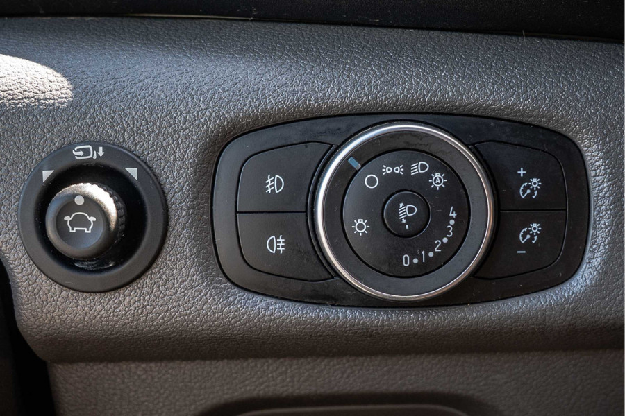 Ford Transit | L3H3 | 130Pk | Inrichting | 3-Zits | Camera | Cruise | PDC | Airco