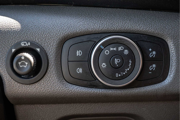 Ford Transit | L3H3 | 130Pk | Inrichting | 3-Zits | Camera | Cruise | PDC | Airco