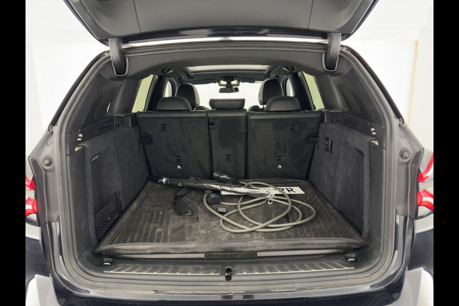 BMW iX3 High Executive 80 kWh [3-Fase-11kW] {Soh-100%} (INCL-BTW) Aut. *PANO | LEATHER | ADAPTIVE-CRUISE | FULL-LED | HARMAN/KARDON | BLIND-SPOT | DIGI-COCKPIT | HEATED-COMFORTSEATS | CAMERA | DAB+ | NAVI-FULLMAP | TOWABAR | 20''ALU*