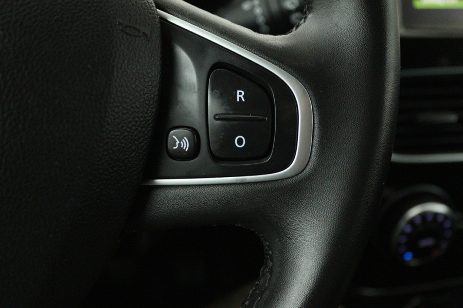 Renault Clio 0.9 TCe Zen (STOELVERWARMING, NAVIGATIE, MULTIMEDIA, LED, STUURBEDIENING)