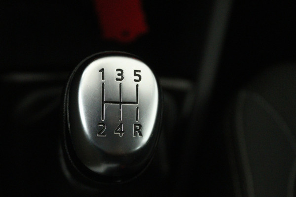 Renault Clio 0.9 TCe Zen (STOELVERWARMING, NAVIGATIE, MULTIMEDIA, LED, STUURBEDIENING)