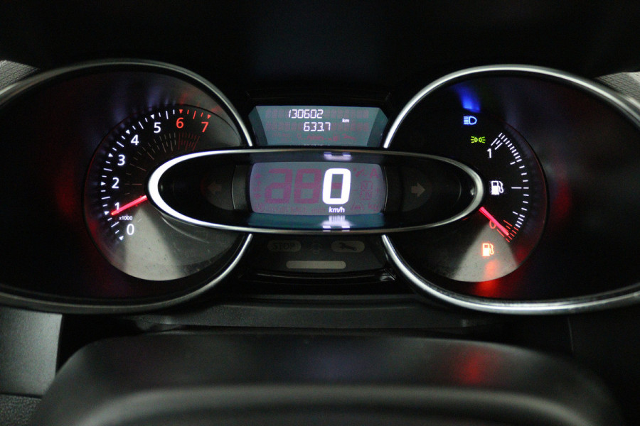 Renault Clio 0.9 TCe Zen (STOELVERWARMING, NAVIGATIE, MULTIMEDIA, LED, STUURBEDIENING)