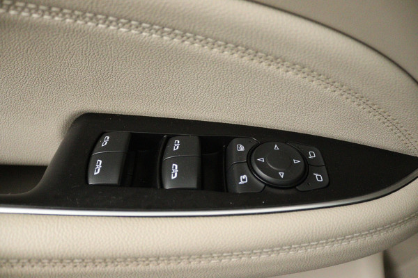 Opel Insignia Sports Tourer 1.5 Turbo Business Executive (TREKHAAK WEGKLAPBAAR, STOEL-/STUURVERWARMING, LEDER, CAMERA, NAVIGATIE, CAMERA, GROO
