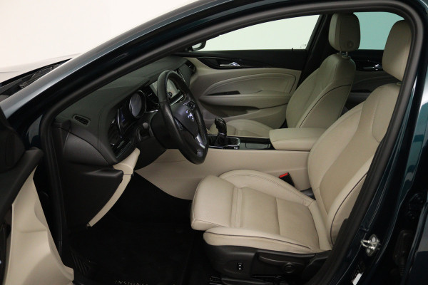 Opel Insignia Sports Tourer 1.5 Turbo Business Executive (TREKHAAK WEGKLAPBAAR, STOEL-/STUURVERWARMING, LEDER, CAMERA, NAVIGATIE, CAMERA, GROO