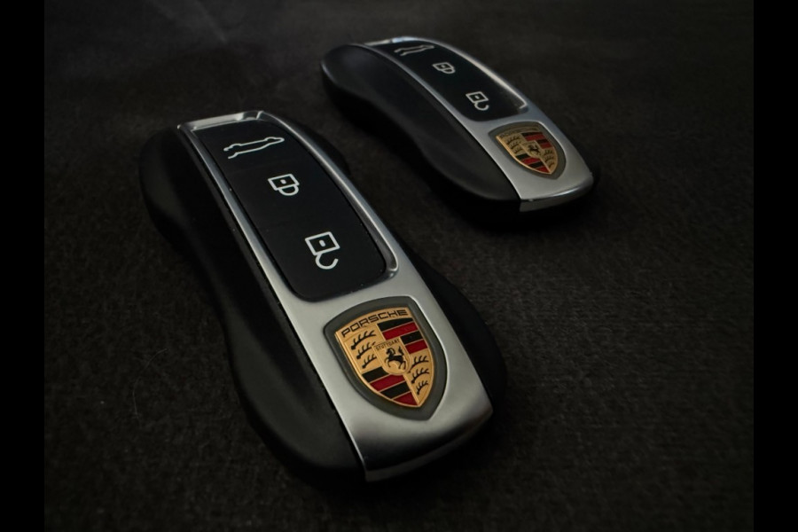 Porsche Cayenne Coupé Coupe E-Hybride Sport Design Black Edition Sport-chrono Pakket-Soft Close -Bose