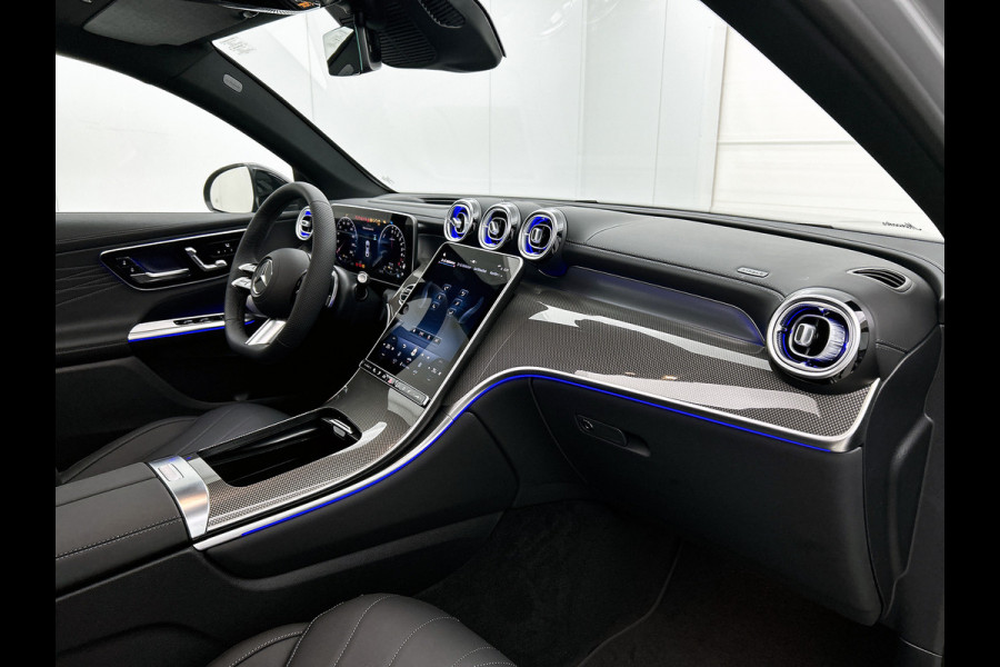 Mercedes-Benz GLC Coupé 400e 4MATIC Business Solution AMG | Premium Plus | Winterpakket | Techniekpakket | Nightpakket | Rijassistentiepakket Plus | Trekhaak | AMG spoiler | Panoramaschuifdak | Treeplanken in aluminiumlook | Middenconsole metaalstructuur | 20" multispaaks lichtmetalen AMG velgen |