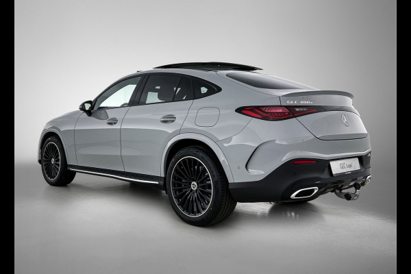 Mercedes-Benz GLC Coupé 400e 4MATIC Business Solution AMG | Premium Plus | Winterpakket | Techniekpakket | Nightpakket | Rijassistentiepakket Plus | Trekhaak | AMG spoiler | Panoramaschuifdak | Treeplanken in aluminiumlook | Middenconsole metaalstructuur | 20" multispaaks lichtmetalen AMG velgen |
