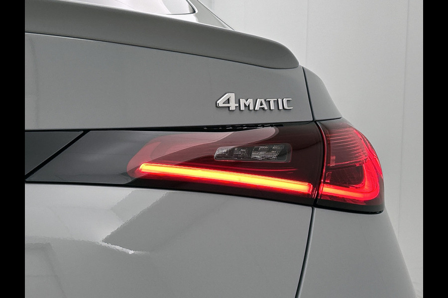 Mercedes-Benz GLC Coupé 400e 4MATIC Business Solution AMG | Premium Plus | Winterpakket | Techniekpakket | Nightpakket | Rijassistentiepakket Plus | Trekhaak | AMG spoiler | Panoramaschuifdak | Treeplanken in aluminiumlook | Middenconsole metaalstructuur | 20" multispaaks lichtmetalen AMG velgen |
