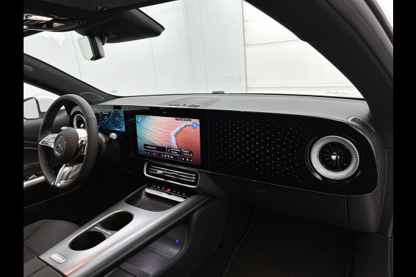 Mercedes-Benz CLA-Klasse 250+ Business Solution 85.5 kWh | Spiegelpakket | Vast panoramadak | Parkeerassistent | URBAN GUARD | 17 inch vijfspaaks LM-velgen | Stuur in leder |