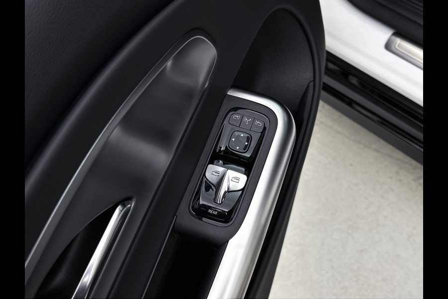Mercedes-Benz CLA-Klasse 250+ Business Solution 85.5 kWh | Spiegelpakket | Vast panoramadak | Parkeerassistent | URBAN GUARD | 17 inch vijfspaaks LM-velgen | Stuur in leder |