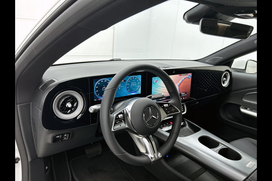 Mercedes-Benz CLA-Klasse 250+ Business Solution 85.5 kWh | Spiegelpakket | Vast panoramadak | Parkeerassistent | URBAN GUARD | 17 inch vijfspaaks LM-velgen | Stuur in leder |