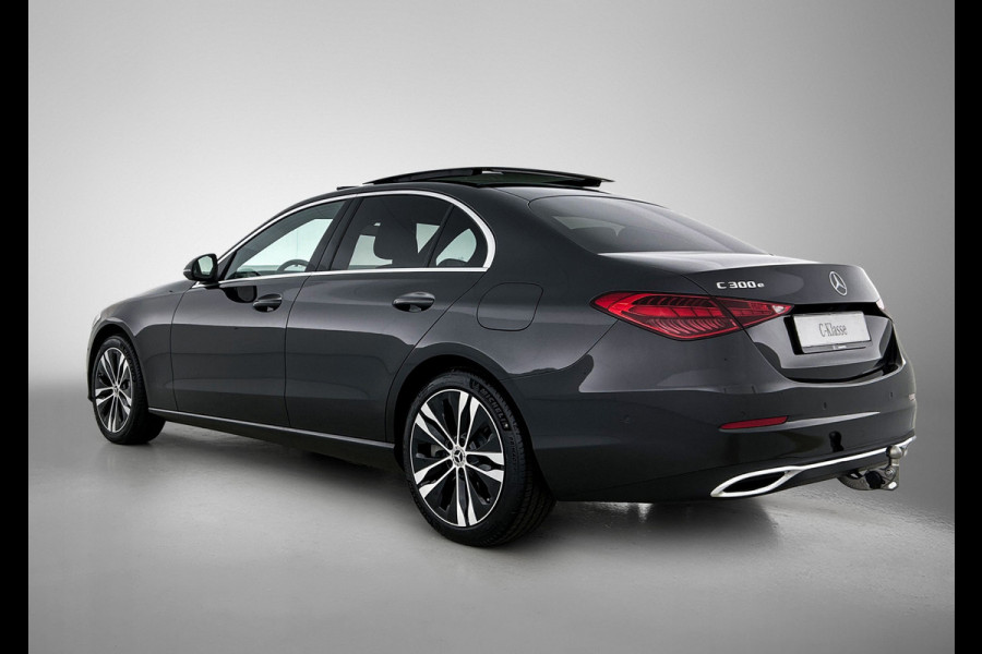 Mercedes-Benz C-Klasse 300 e Business Solution Luxury | Winterpakket | Parkeerpakket | Trekhaak | Panoramaschuifdak | Warmtewerend, donkergetint glas | GUARD 360° Plus |