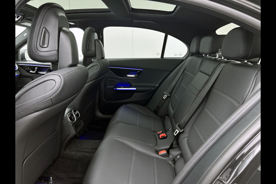 Mercedes-Benz C-Klasse 300 e Business Solution Luxury | Winterpakket | Parkeerpakket | Trekhaak | Panoramaschuifdak | Warmtewerend, donkergetint glas | GUARD 360° Plus |
