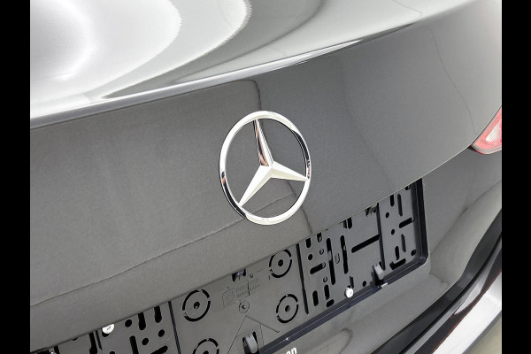 Mercedes-Benz C-Klasse 300 e Business Solution Luxury | Winterpakket | Parkeerpakket | Trekhaak | Panoramaschuifdak | Warmtewerend, donkergetint glas | GUARD 360° Plus |
