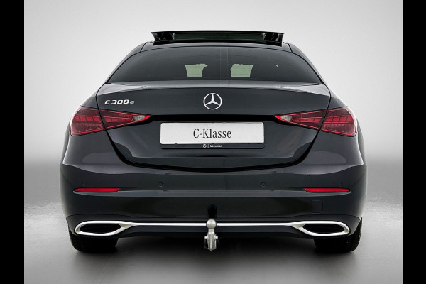 Mercedes-Benz C-Klasse 300 e Business Solution Luxury | Winterpakket | Parkeerpakket | Trekhaak | Panoramaschuifdak | Warmtewerend, donkergetint glas | GUARD 360° Plus |