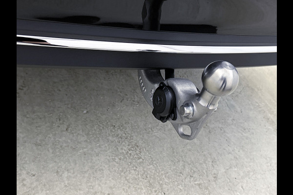 Mercedes-Benz C-Klasse 300 e Business Solution Luxury | Winterpakket | Parkeerpakket | Trekhaak | Panoramaschuifdak | Warmtewerend, donkergetint glas | GUARD 360° Plus |