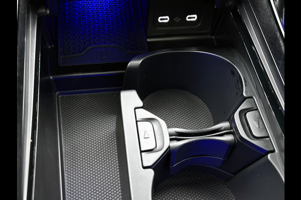 Mercedes-Benz C-Klasse 300 e Business Solution Luxury | Winterpakket | Parkeerpakket | Trekhaak | Panoramaschuifdak | Warmtewerend, donkergetint glas | GUARD 360° Plus |