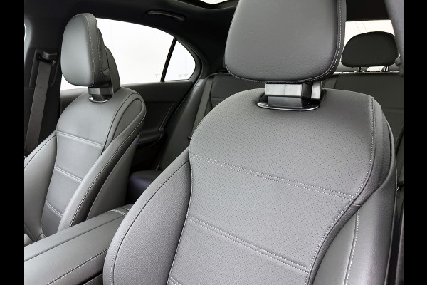 Mercedes-Benz C-Klasse 300 e Business Solution Luxury | Winterpakket | Parkeerpakket | Trekhaak | Panoramaschuifdak | Warmtewerend, donkergetint glas | GUARD 360° Plus |