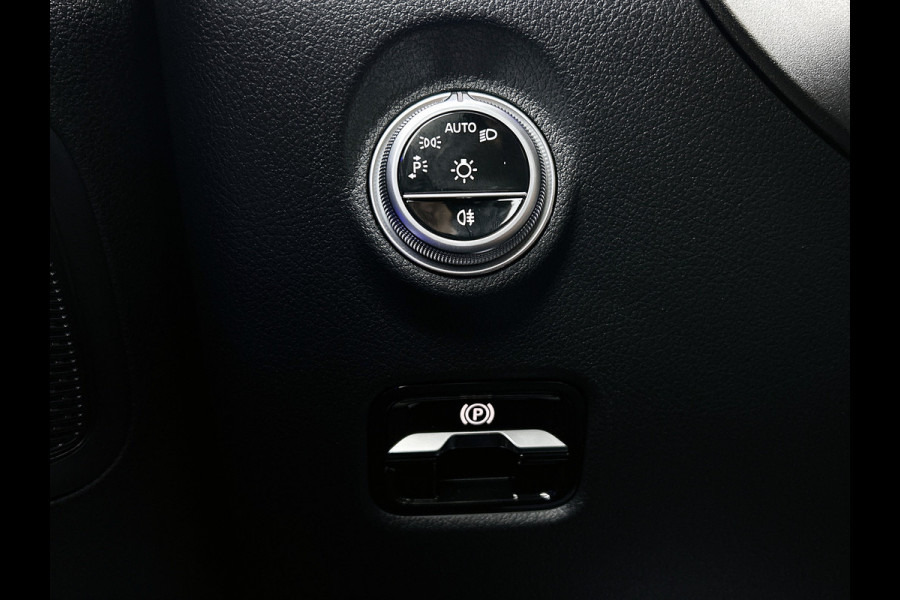 Mercedes-Benz C-Klasse 300 e Business Solution Luxury | Winterpakket | Parkeerpakket | Trekhaak | Panoramaschuifdak | Warmtewerend, donkergetint glas | GUARD 360° Plus |