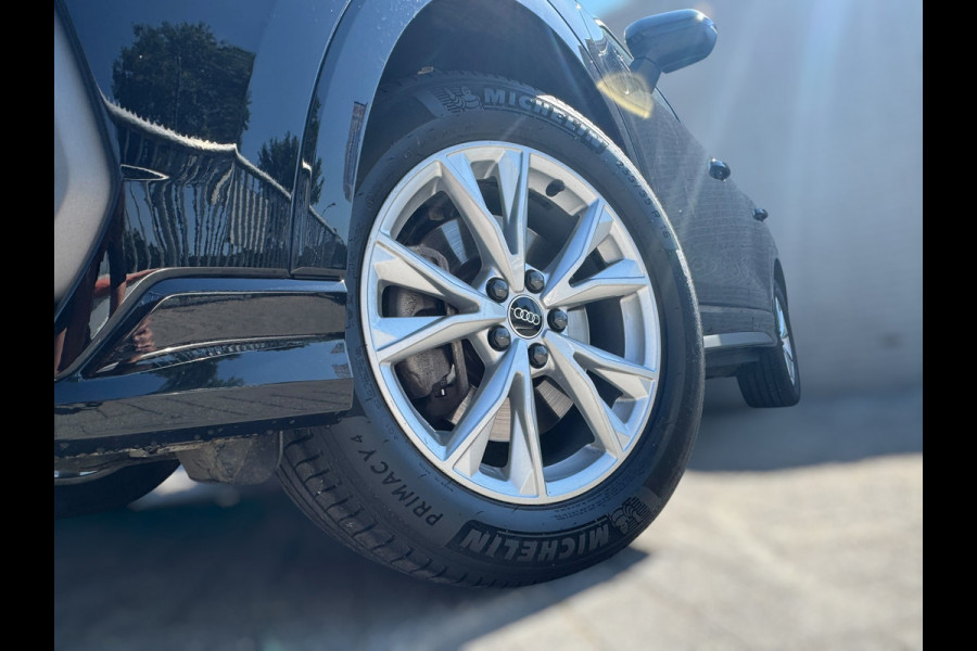 Audi Q3 45 TFSI e S edition SOH 98,13% / PANO / S-LINE / LEDER ALCANTARA / CAMERA / LED / VERWARMDE STOELEN / SPORTSTOELEN