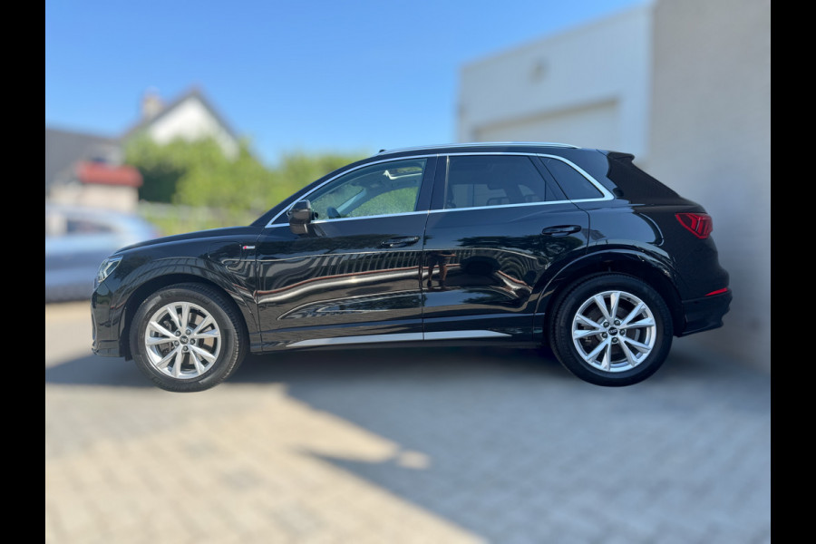 Audi Q3 45 TFSI e S edition SOH 98,13% / PANO / S-LINE / LEDER ALCANTARA / CAMERA / LED / VERWARMDE STOELEN / SPORTSTOELEN