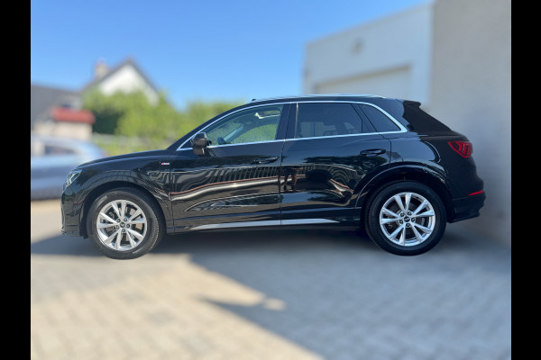 Audi Q3 45 TFSI e S edition SOH 98,13% / PANO / S-LINE / LEDER ALCANTARA / CAMERA / LED / VERWARMDE STOELEN / SPORTSTOELEN