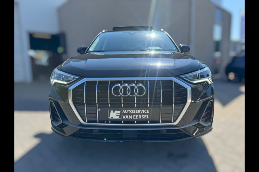 Audi Q3 45 TFSI e S edition SOH 98,13% / PANO / S-LINE / LEDER ALCANTARA / CAMERA / LED / VERWARMDE STOELEN / SPORTSTOELEN