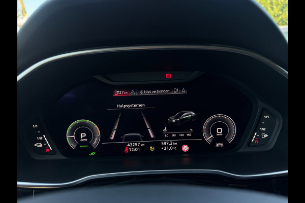 Audi Q3 45 TFSI e S edition SOH 98,13% / PANO / S-LINE / LEDER ALCANTARA / CAMERA / LED / VERWARMDE STOELEN / SPORTSTOELEN