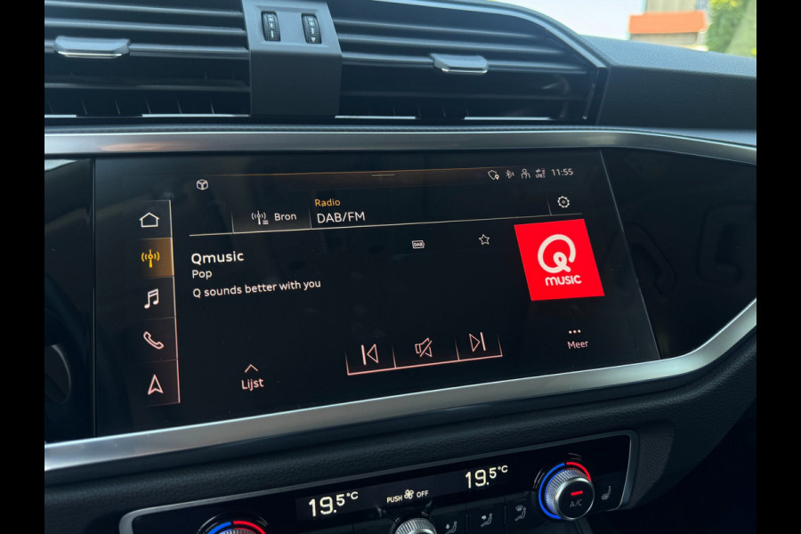 Audi Q3 45 TFSI e S edition SOH 98,13% / PANO / S-LINE / LEDER ALCANTARA / CAMERA / LED / VERWARMDE STOELEN / SPORTSTOELEN