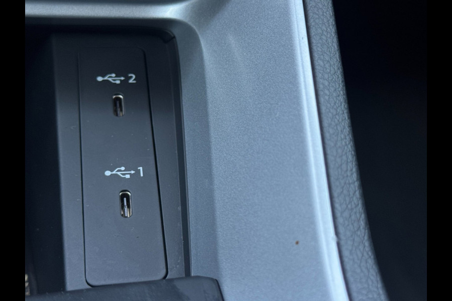 Audi Q3 45 TFSI e S edition SOH 98,13% / PANO / S-LINE / LEDER ALCANTARA / CAMERA / LED / VERWARMDE STOELEN / SPORTSTOELEN