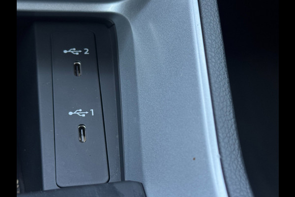 Audi Q3 45 TFSI e S edition SOH 98,13% / PANO / S-LINE / LEDER ALCANTARA / CAMERA / LED / VERWARMDE STOELEN / SPORTSTOELEN
