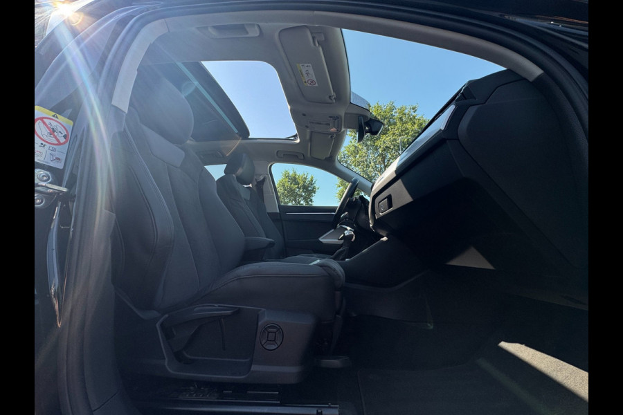 Audi Q3 45 TFSI e S edition SOH 98,13% / PANO / S-LINE / LEDER ALCANTARA / CAMERA / LED / VERWARMDE STOELEN / SPORTSTOELEN
