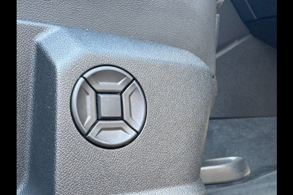 Audi Q3 45 TFSI e S edition SOH 98,13% / PANO / S-LINE / LEDER ALCANTARA / CAMERA / LED / VERWARMDE STOELEN / SPORTSTOELEN