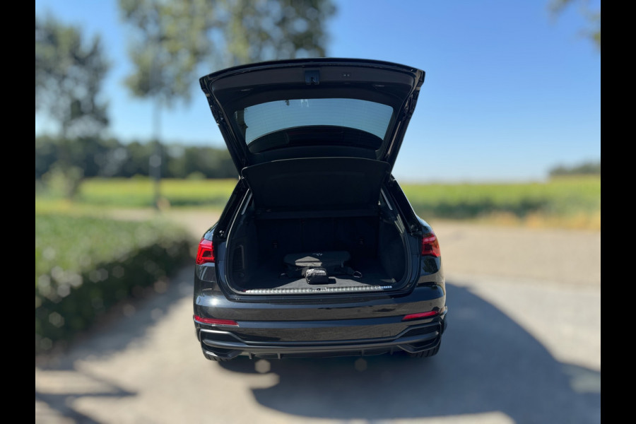 Audi Q3 45 TFSI e S edition SOH 98,13% / PANO / S-LINE / LEDER ALCANTARA / CAMERA / LED / VERWARMDE STOELEN / SPORTSTOELEN