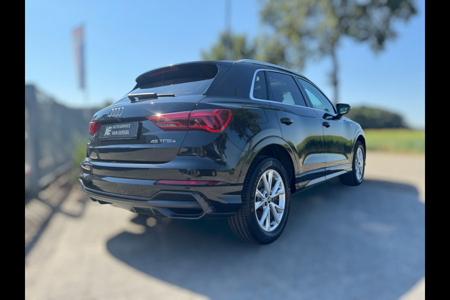 Audi Q3 45 TFSI e S edition SOH 98,13% / PANO / S-LINE / LEDER ALCANTARA / CAMERA / LED / VERWARMDE STOELEN / SPORTSTOELEN